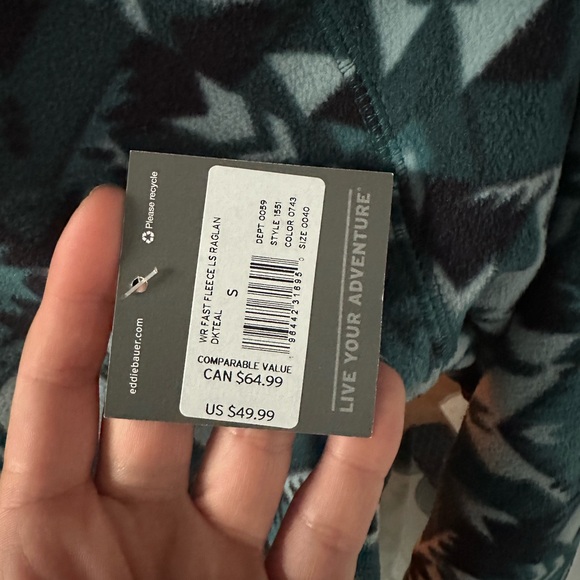 Geometric Patterned Pullover - Picture 3 of 4